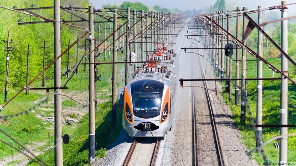 Найкращі пам'ятки України, доступні залізничним транспортом